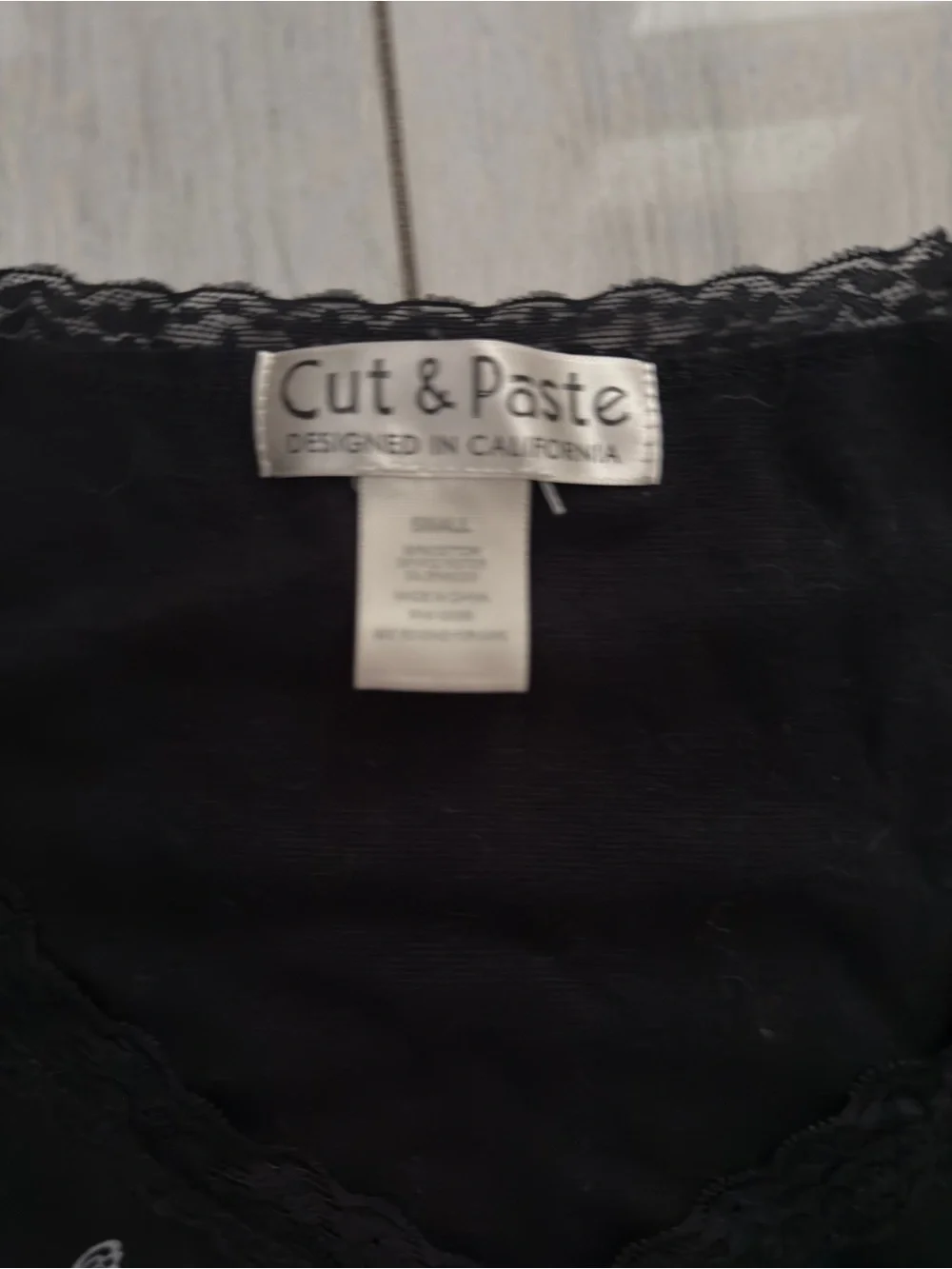 Cut & Paste Lace trim Crop Tee Black W/butterflies Size S - Picture 4 of 6